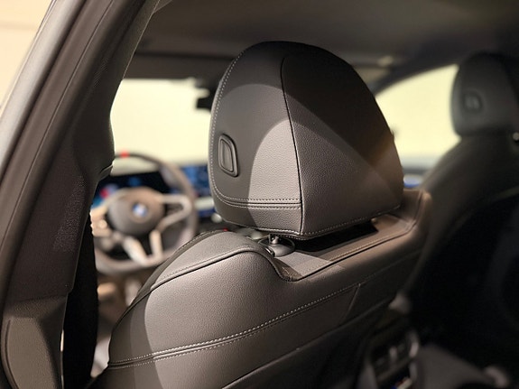 BMW i4 6 of 13