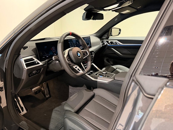 BMW i4 3 of 13