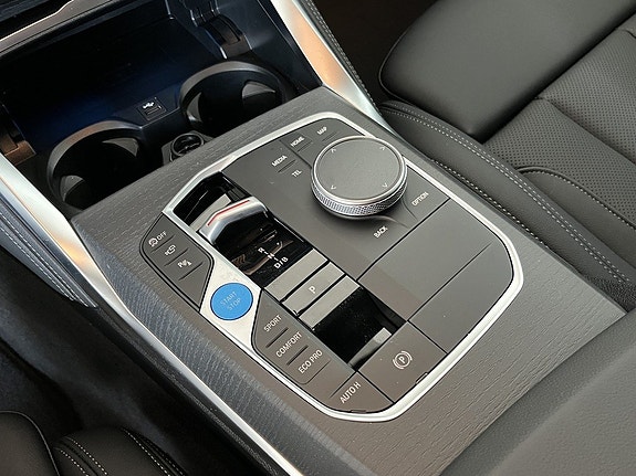 BMW i4 8 of 16