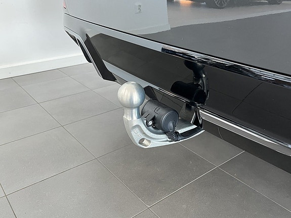 BMW i4 13 of 16