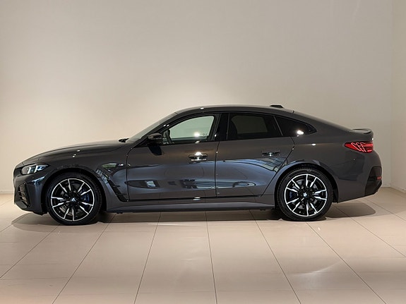 BMW i4 2 of 13