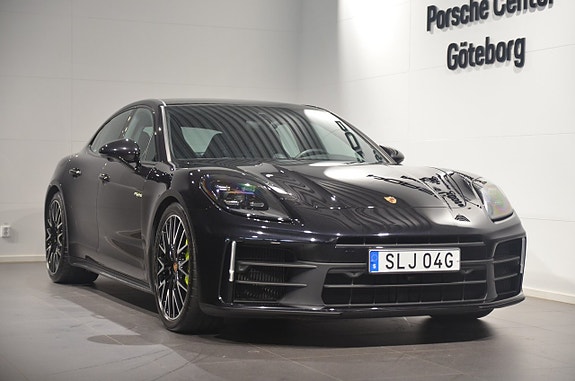 Porsche Panamera 4 2 of 20