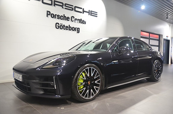 Porsche Panamera 4 8 of 20