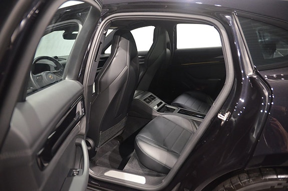 Porsche Panamera 4 14 of 20