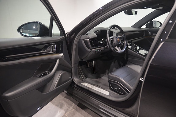 Porsche Panamera 4 9 of 20