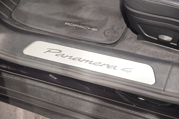 Porsche Panamera 4 19 of 20