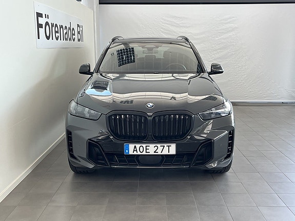 BMW X5 2 of 5