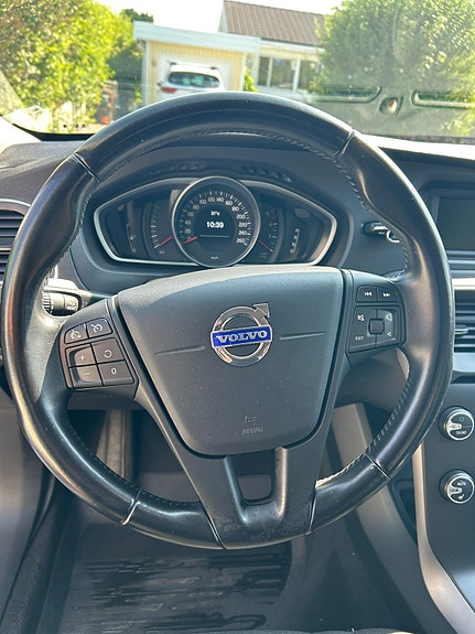Volvo V40 4 of 5
