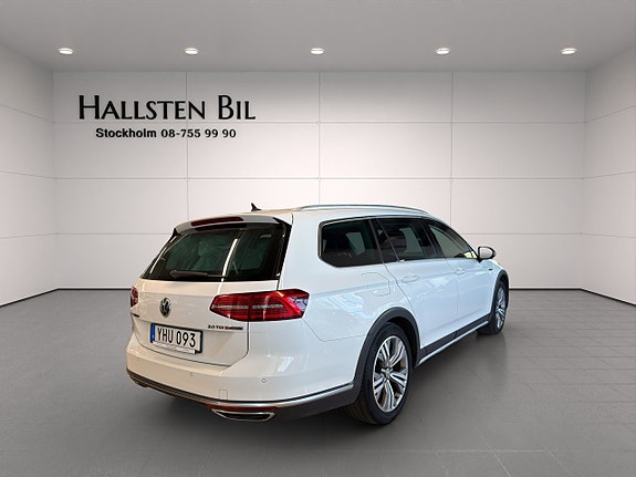 Volkswagen Passat Alltrack 4 of 26