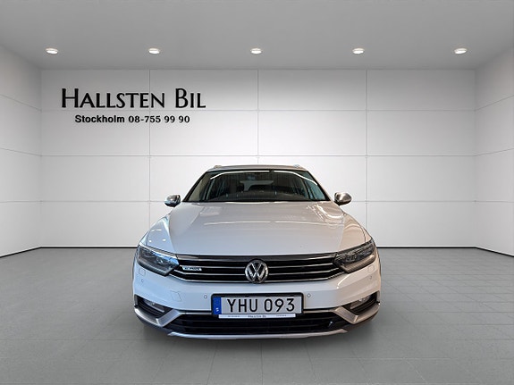Volkswagen Passat Alltrack 3 of 26