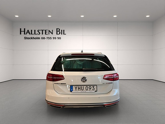 Volkswagen Passat Alltrack 7 of 26