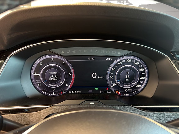 Volkswagen Passat Alltrack 18 of 26
