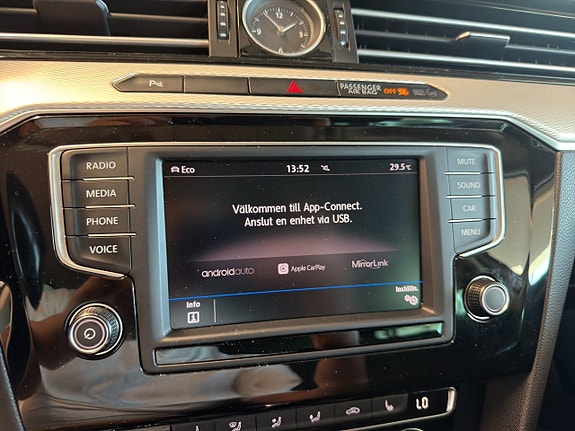 Volkswagen Passat Alltrack 19 of 26