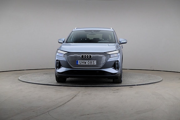 Audi Q4 e-tron 3 of 5