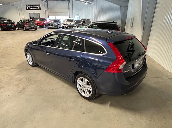 Volvo V60 4 of 9