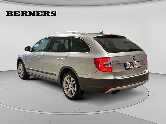 Skoda Superb 3 of 5