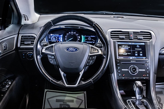 Ford Mondeo 19 of 25