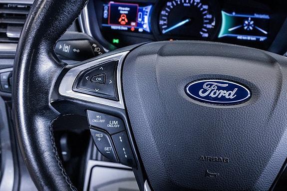 Ford Mondeo 21 of 25