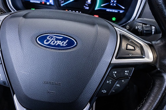 Ford Mondeo 22 of 25