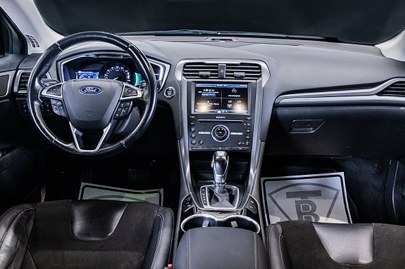 Ford Mondeo 18 of 25