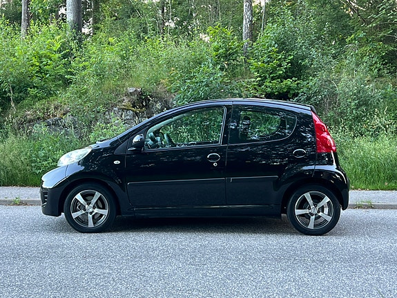 Peugeot 107 2 of 5