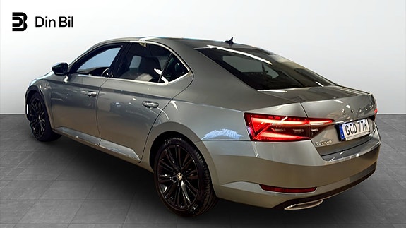 Skoda Superb 3 of 5