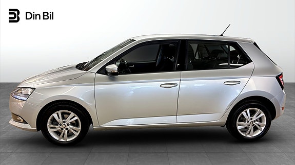 Skoda Fabia 2 of 5