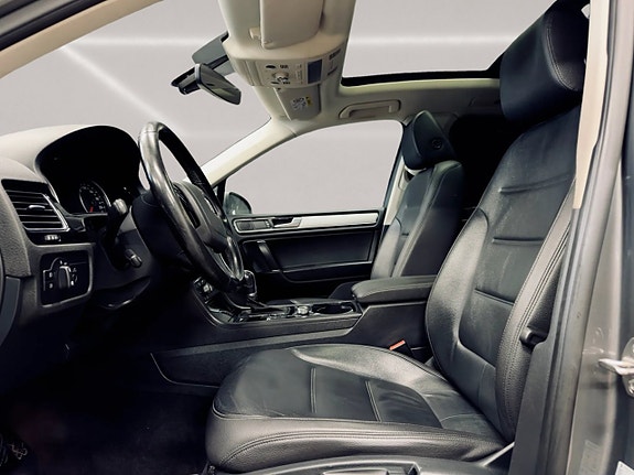 Volkswagen Touareg 12 of 26