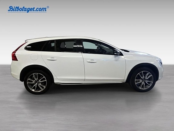 Volvo V60 Cross Country 4 of 5