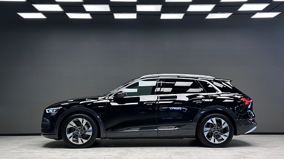 Audi e-tron 5 of 5