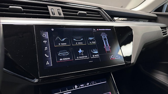 Audi e-tron 14 of 21