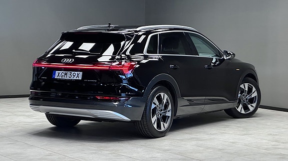 Audi e-tron 17 of 21