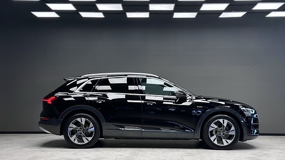 Audi e-tron 6 of 21