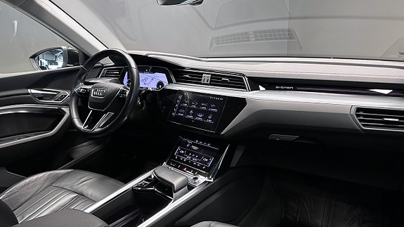 Audi e-tron 11 of 21