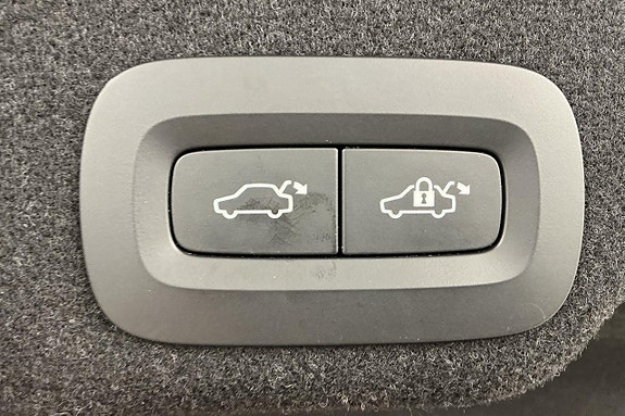 Volvo S90 20 of 26