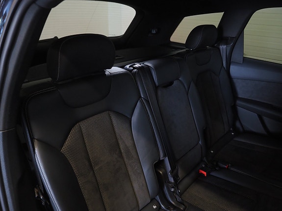 Audi Q7 12 of 27