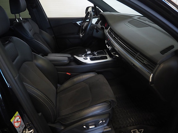 Audi Q7 10 of 27