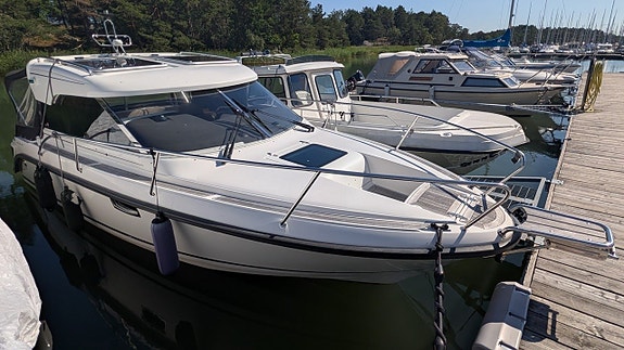 Aquador 24 HT -2018. Mercruiser 4,5 MPI. Bogpropeller!
