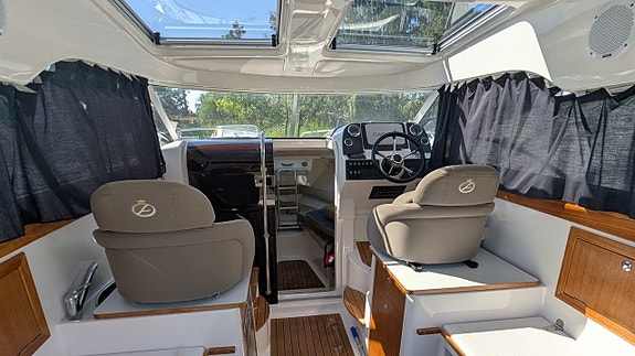 Aquador 24 HT -2018. Mercruiser 4,5 MPI. Bogpropeller! 4 of 21