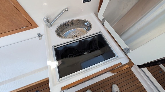 Aquador 24 HT -2018. Mercruiser 4,5 MPI. Bogpropeller! 14 of 21
