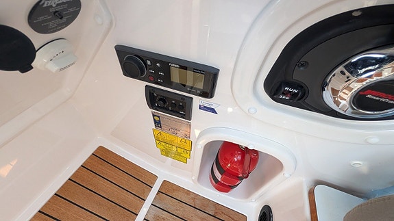 Aquador 24 HT -2018. Mercruiser 4,5 MPI. Bogpropeller! 12 of 21