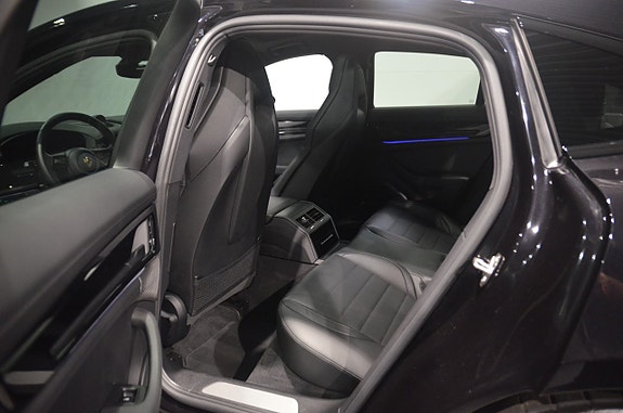Porsche Panamera 4 14 of 21