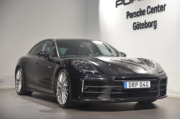 Porsche Panamera 4 2 of 21