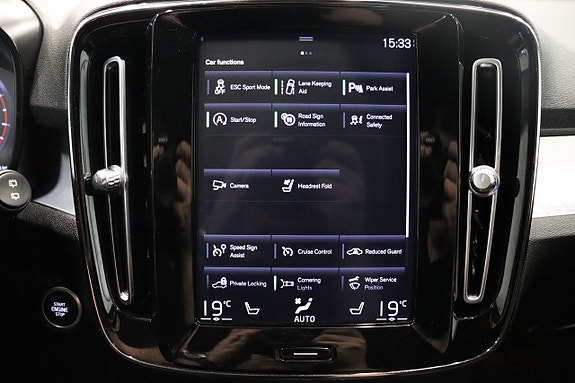 Volvo XC40 25 of 27