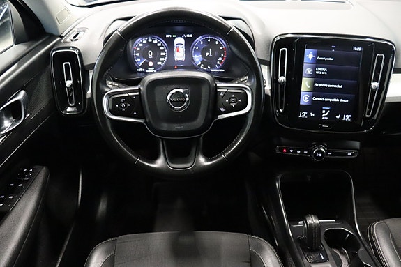 Volvo XC40 14 of 27