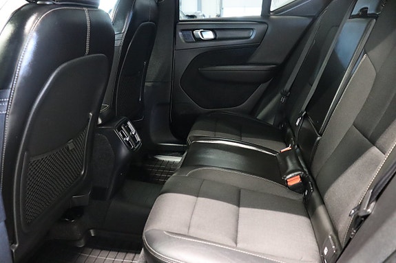 Volvo XC40 12 of 27