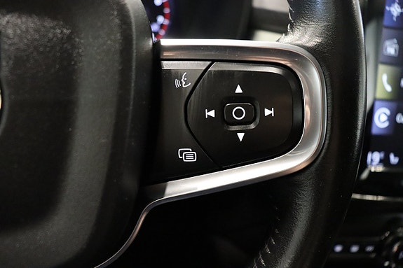 Volvo XC40 18 of 27