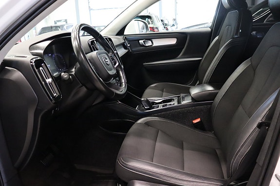 Volvo XC40 10 of 27