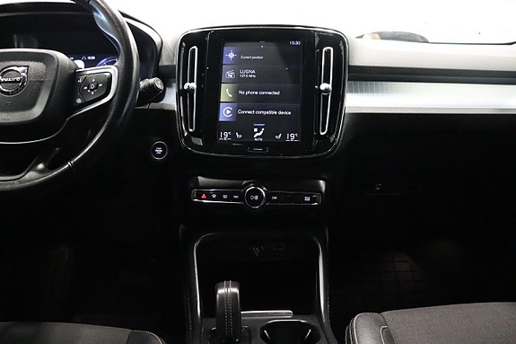 Volvo XC40 16 of 27