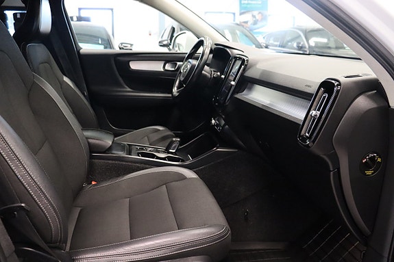 Volvo XC40 11 of 27